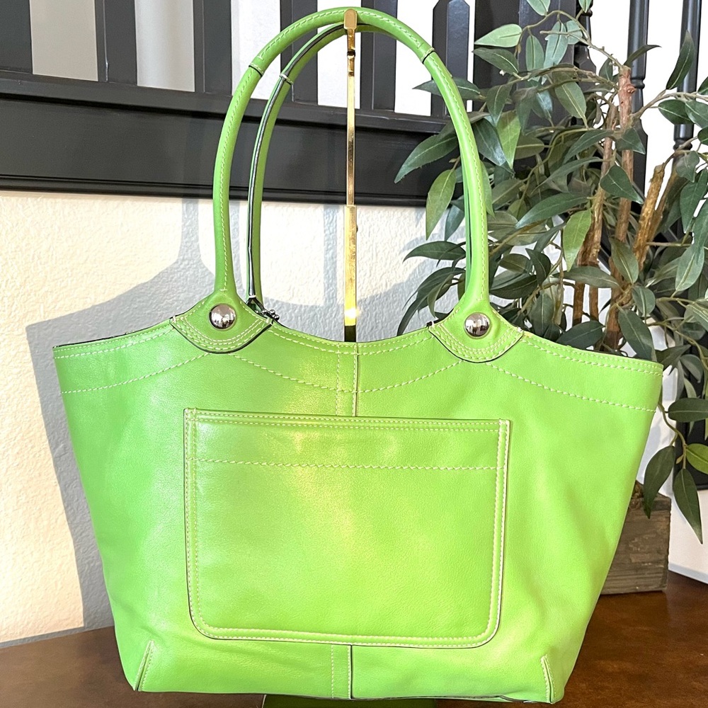 New COACH Bleecker Tote, Palm Green No. F14383 - Picture 2 of 13